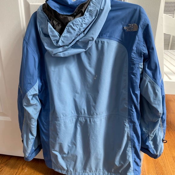 North Face youth/women’s shell - Picture 2 of 4